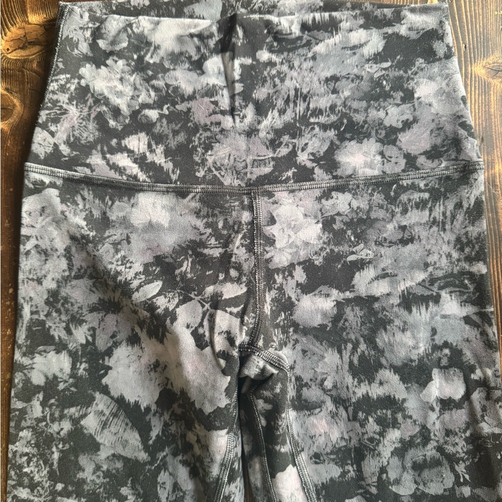 lululemon athletica align Gray Patterned Leggings - Picture 2 of 5
